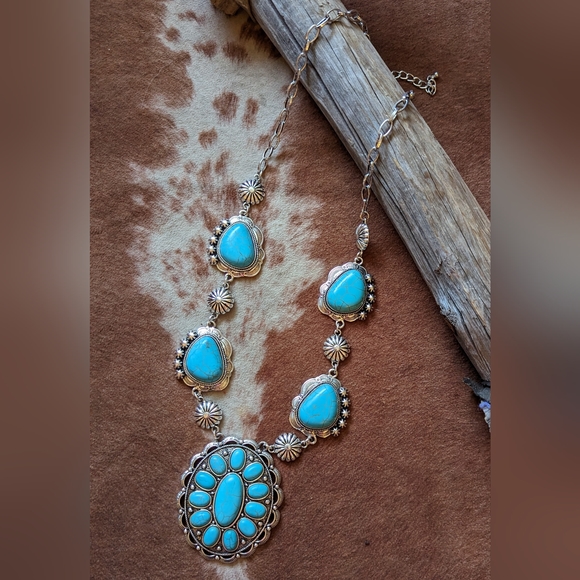 New Large Faux Turquoise Stone Pendant Necklace - Picture 5 of 7